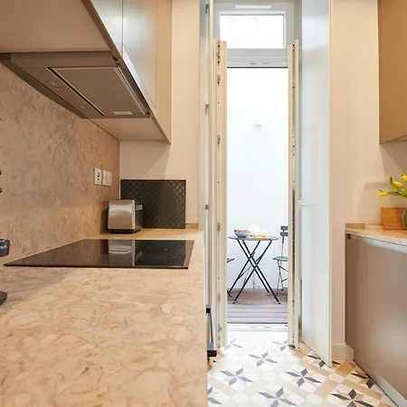 Apartment Rosario In Graca Lisbon