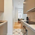 Apartment Rosario In Graca Lisbon