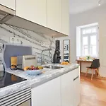 Apartment Rosario In Graca Lisbon